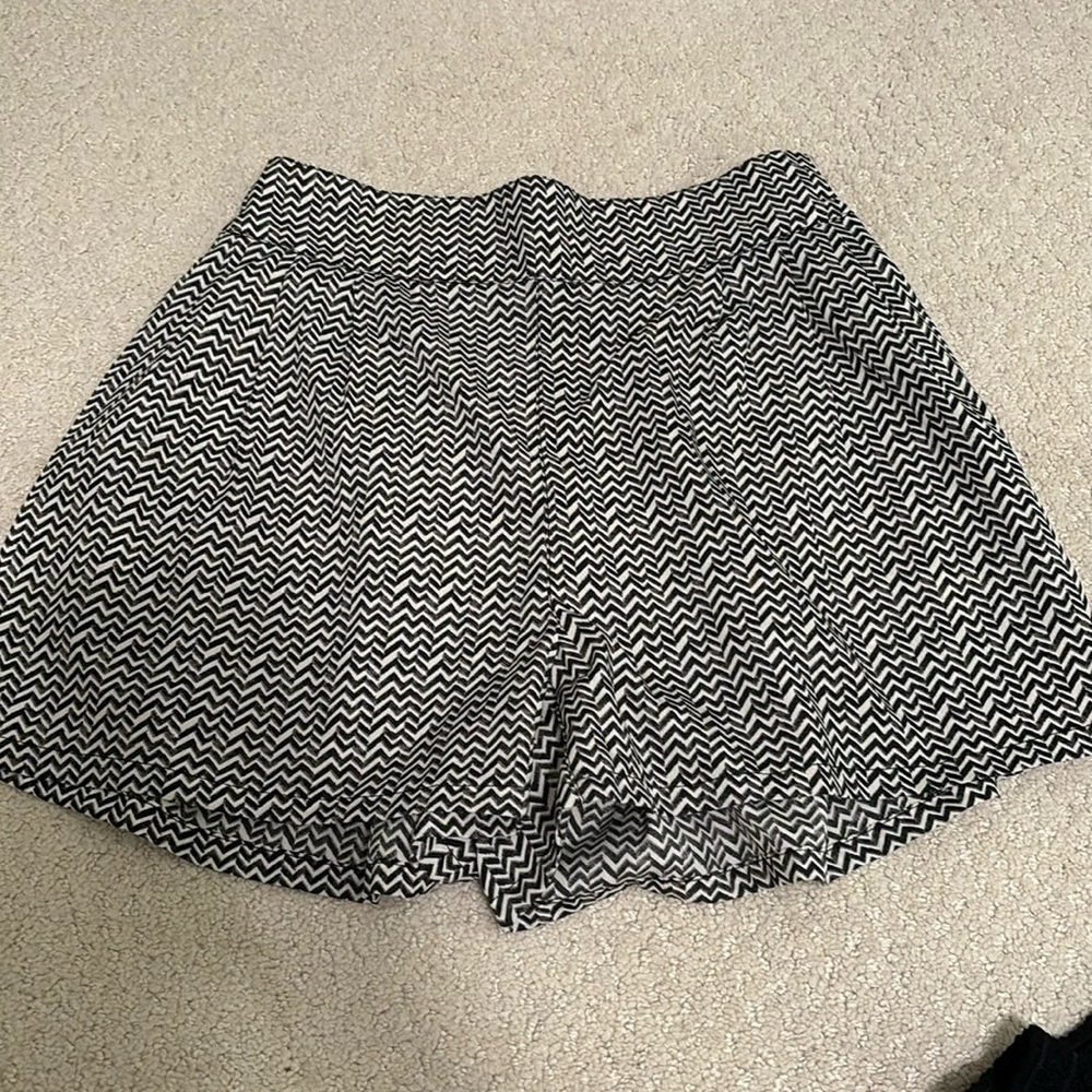 american eagle flowy stripe shorts